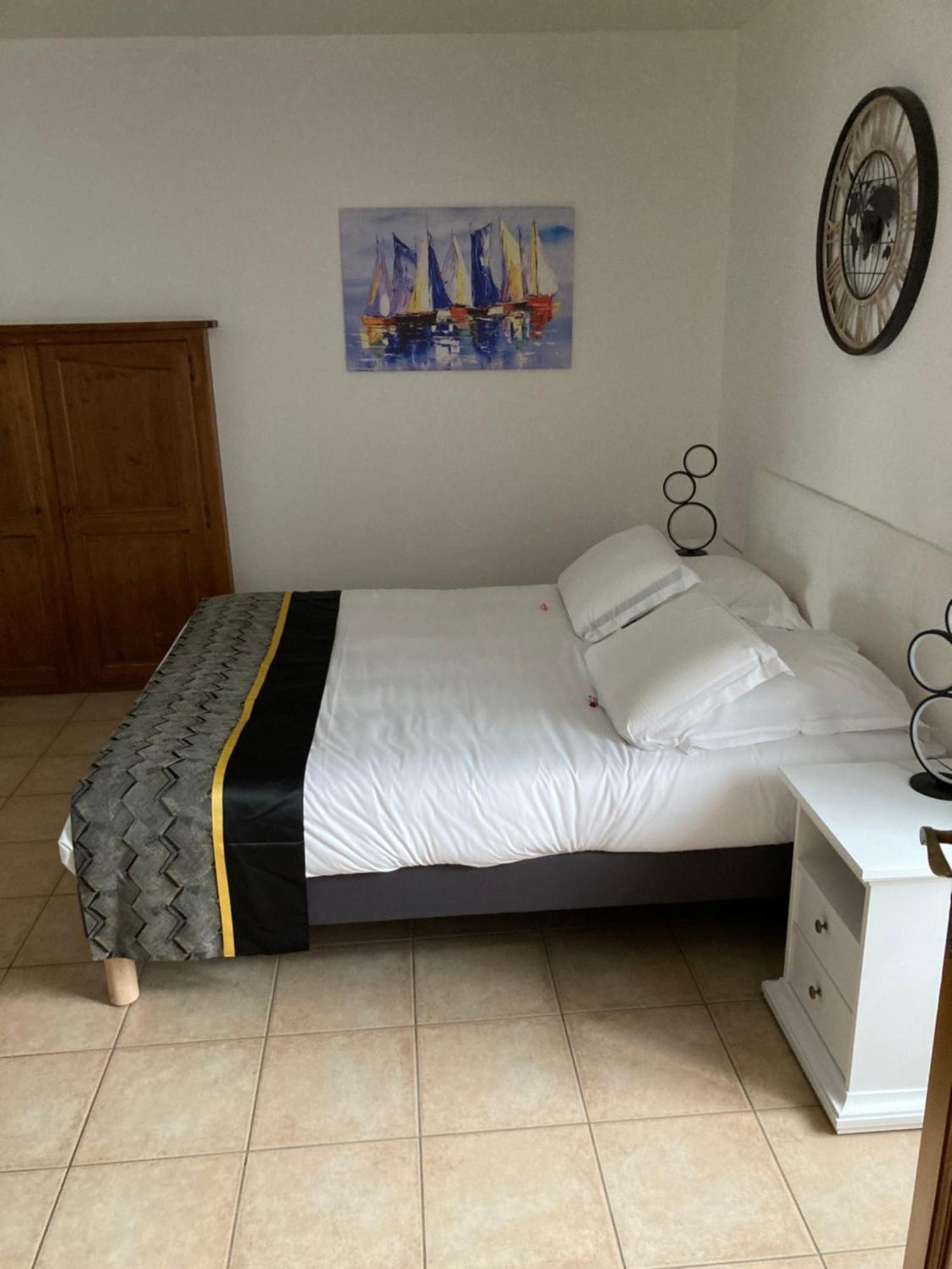 La Grande Mare Hotel Saint Benoit des Ondes Bagian luar foto