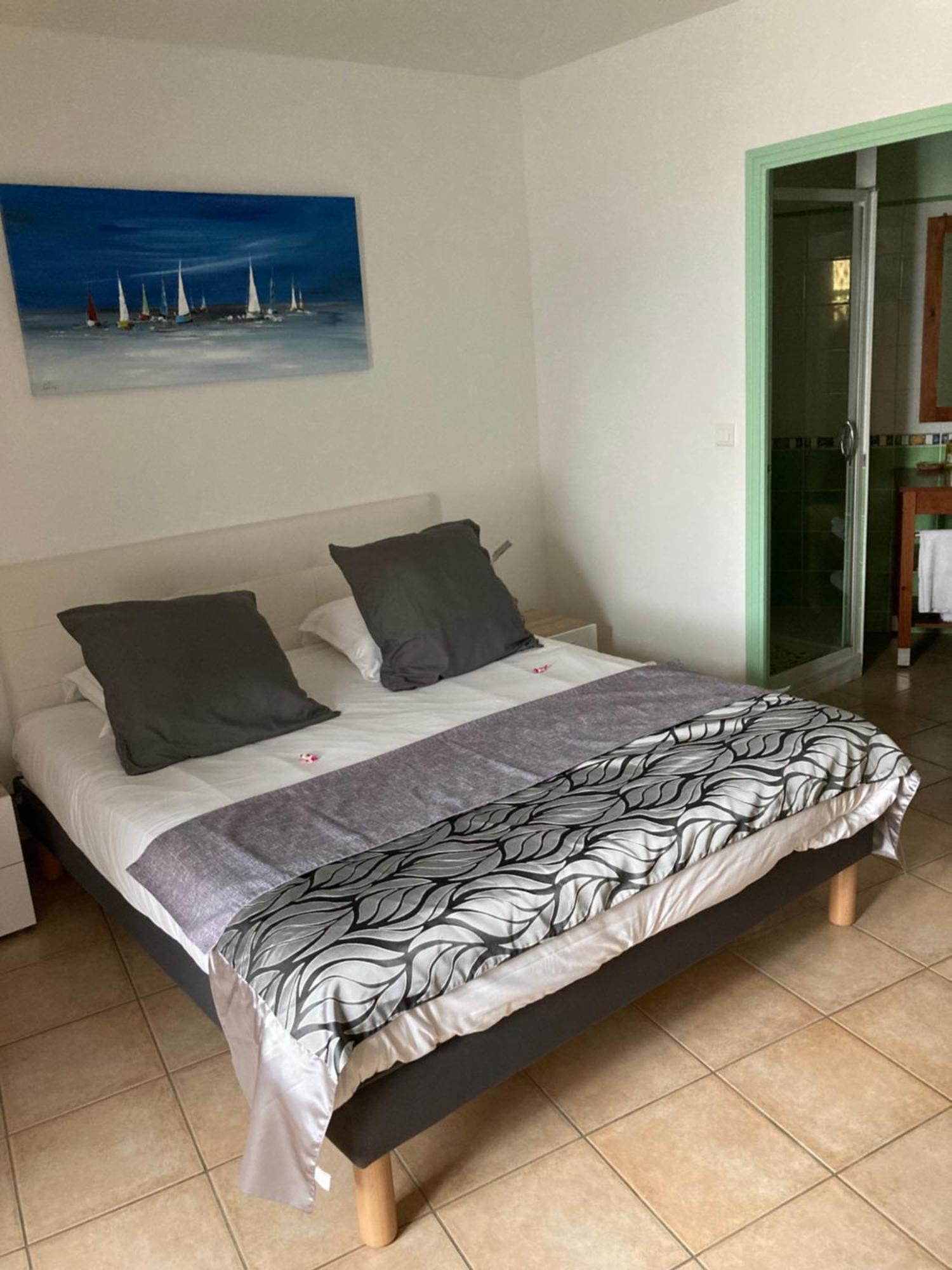 La Grande Mare Hotel Saint Benoit des Ondes Bagian luar foto