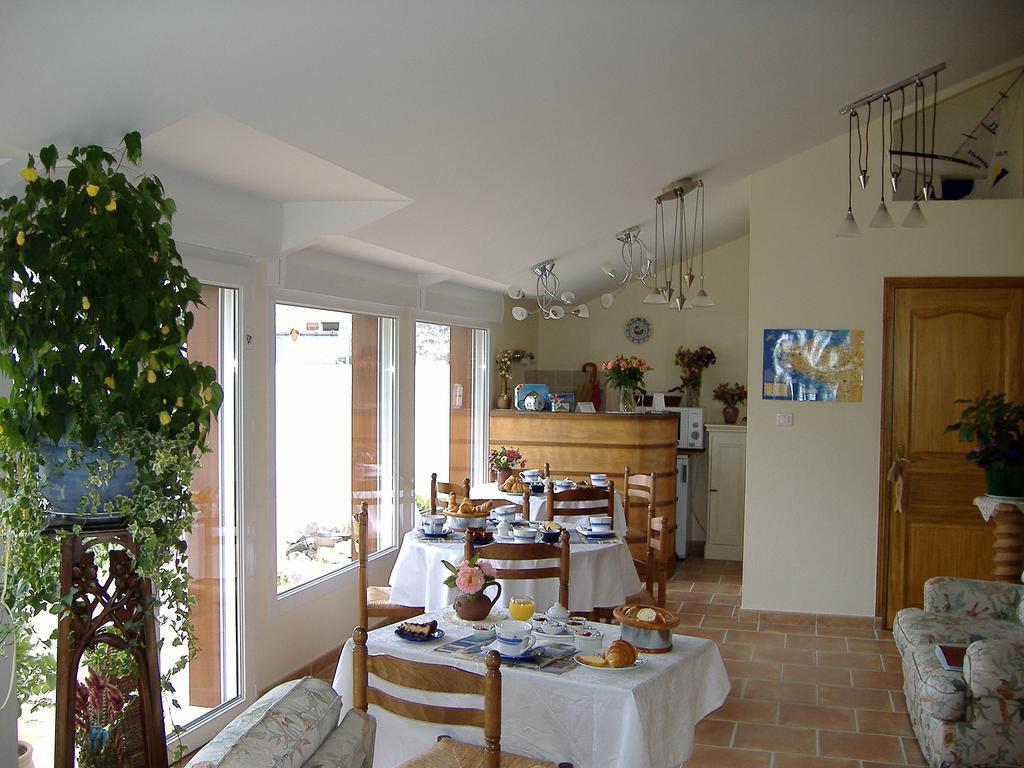 La Grande Mare Hotel Saint Benoit des Ondes Bagian luar foto